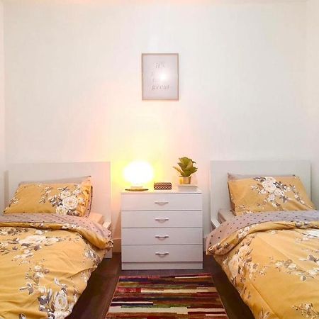Deluxe Private Room In Manor Park Лондон Екстер'єр фото
